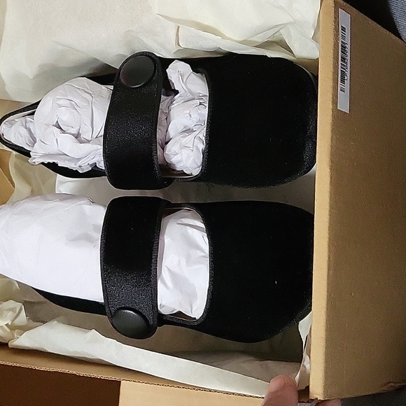 Tuckernuck Black Velvet Heels - Picture 10 of 12